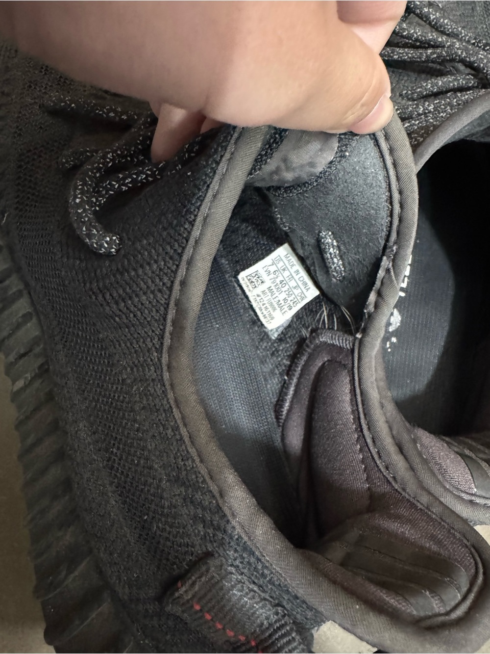 Adidas YEEZY BOOST 350 V2 Black Non-Reflective - Picture 3 of 3